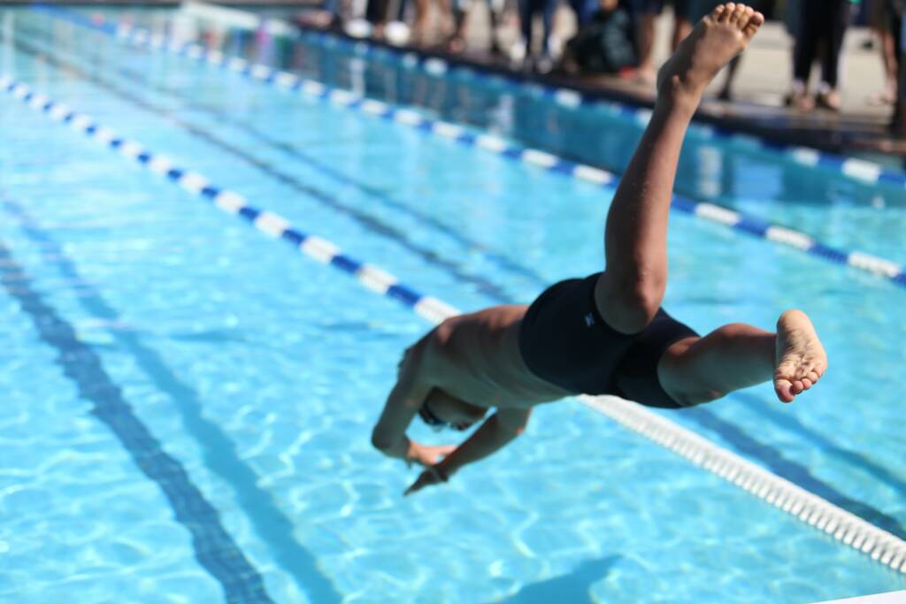 Certified private swimming instructor in Dubai offering one-on-one lessons for all ages at Larsson academy.